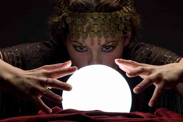 psychological tactics of con artists need a fortune teller